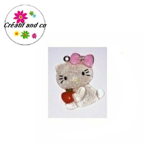 Breloque chat kitty blanc paillette et sa pomme