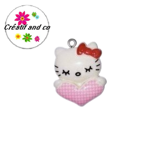 Breloque chat kitty et son coeur