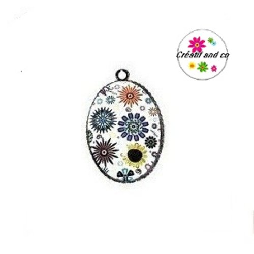 Pendentif cabochon ovale fleuri fond blanc 18x25mm