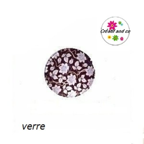 Bouton pression fleur blanche fond marron