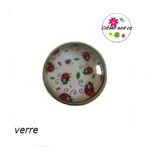Bouton pression nuée de coccinelles