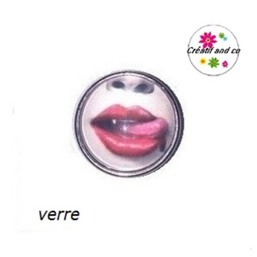 Bouton pression bouche vampire