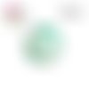 X2 cabochons fleur blanche fond vert 16mm