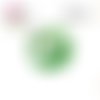 X2 cabochons fleur blanche fond vert 16mm