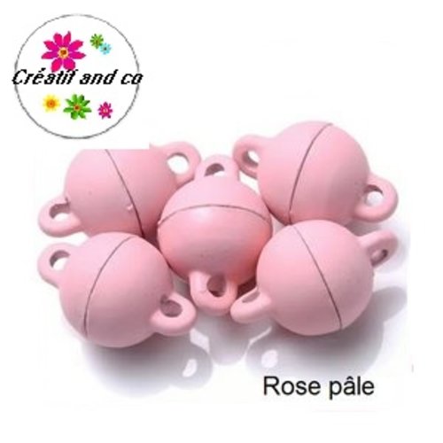 Fermoir magnétique rond boule rose pâle 12x8mm