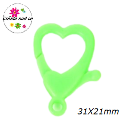 Mousqueton forme coeur vert fluo plastique 31x21mm