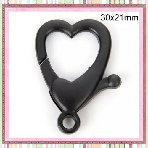 Mousqueton forme coeur noir plastique 31x21mm