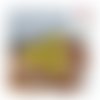 Breloque estampe petit coeur jaune 15mm