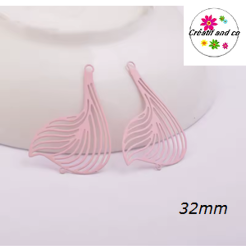 Connecteur estampe grande feuille rose 32mm