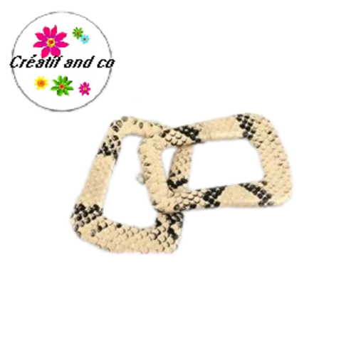 Pendentif rectangle simili cuir marron clair 42mm