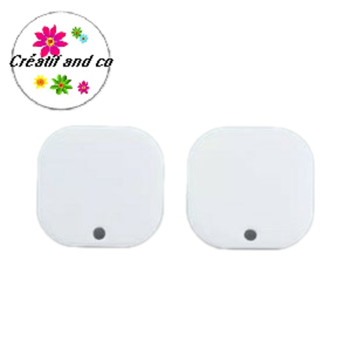 Clou oreille carré blanc acrylique et tige argent 925