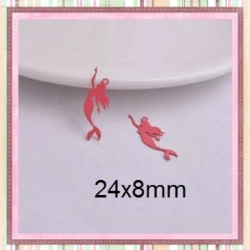 Breloque estampe femme forme sirène rose  24mm