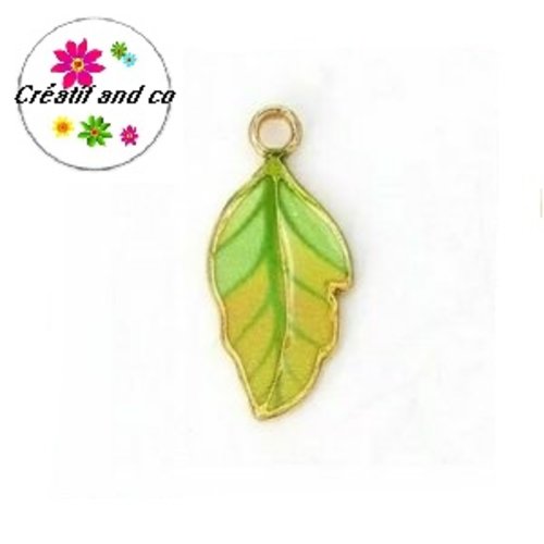 Breloque feuille vert/kaki émail 22mm