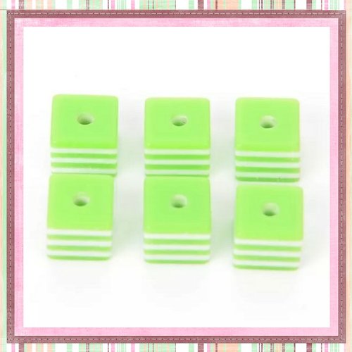X10 perles carrées rayées vertes/blanches résine 8mm