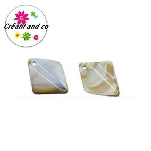 X2 perles acrylique forme diamant beige crème  30mm