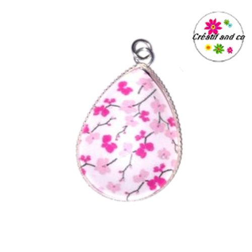 Pendentif cabochon goutte fleurie