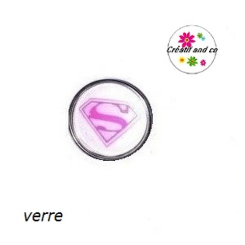 Bouton pression s fond blanc