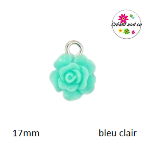 Petit pendentif fleur rose résine bleu clair 17mm
