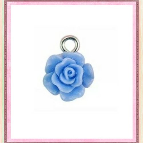 Petit pendentif fleur rose résine bleu 17mm