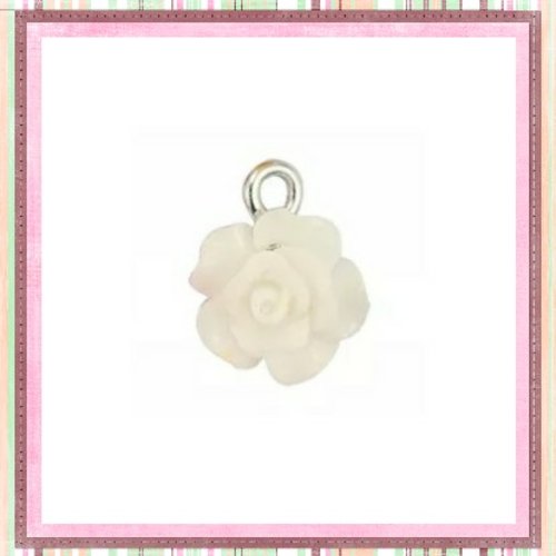 Petit pendentif fleur rose résine blanc 17mm
