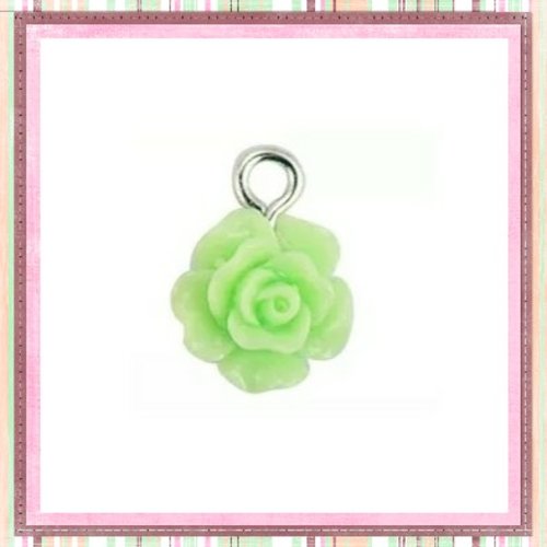 Petit pendentif fleur rose résine vert 17mm