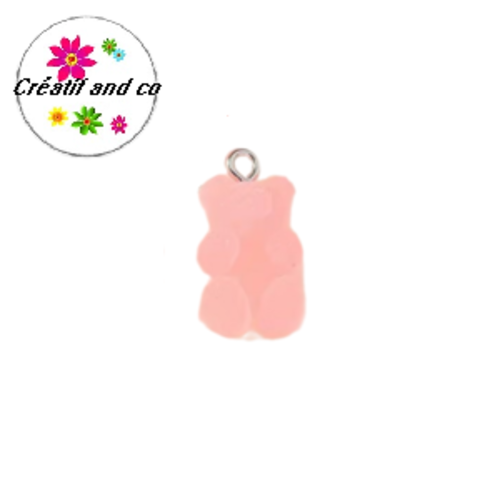Breloque ourson effet givré rose