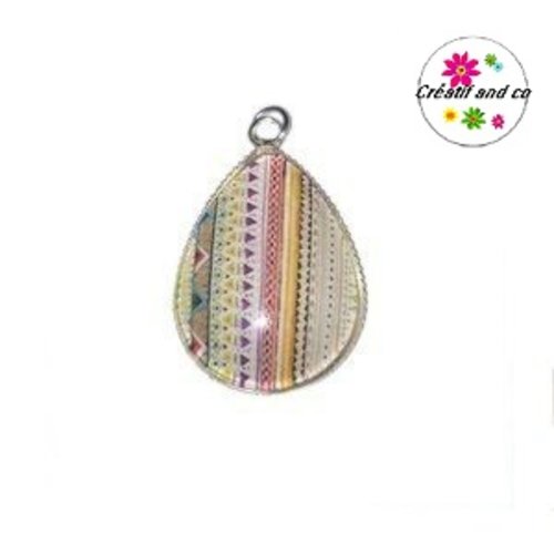 Pendentif cabochon goutte à motif
