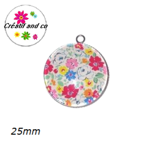 Pendentif cabochon fleuri 25mm