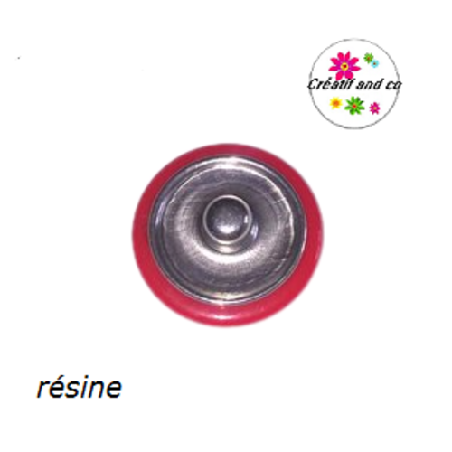 Bouton pression plat rouge résine