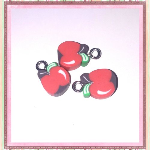 Pendentif pomme rouge fimo