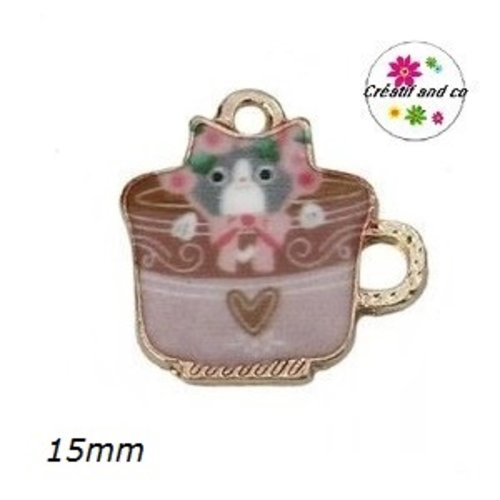 Breloque chat dans tasse émail