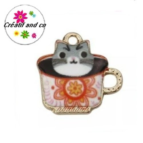 Breloque chat dans tasse émail 15mm