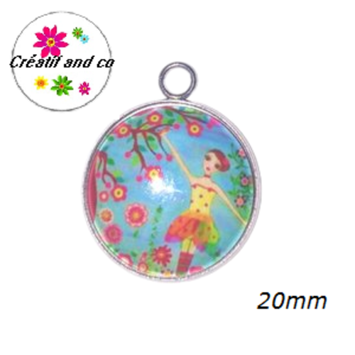 Pendentif cabochon fille dans jardin 20mm