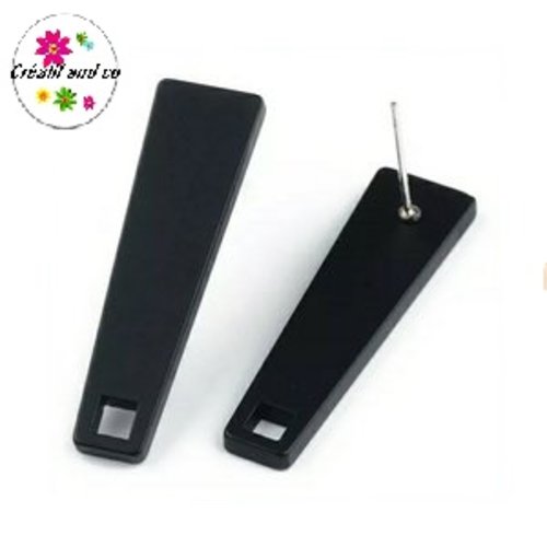 Clou oreille aiguille noir acrylique et tige argent 925