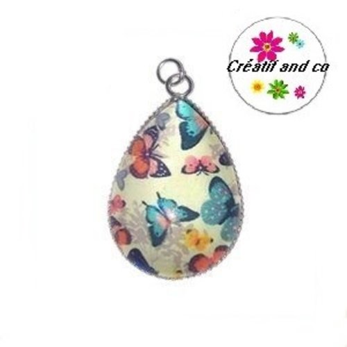 Pendentif cabochon goutte nuée de papillons