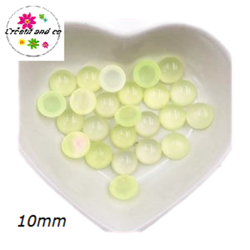X2 cabochons translucides jaunes pâles résine 10mm