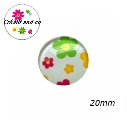 Cabochon fleuri fond blanc 20mm