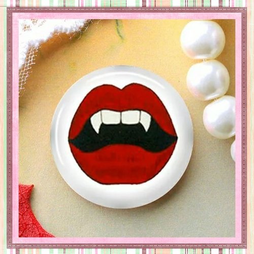 Cabochon kiss rouge "dent de vampire"  20mm