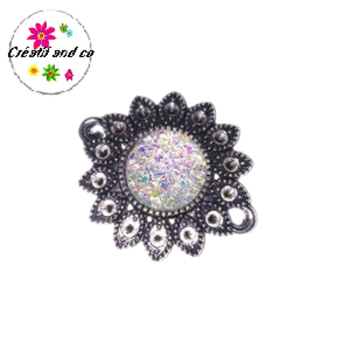 Connecteur argent tibétain forme fleur cabochon blanc 25mm