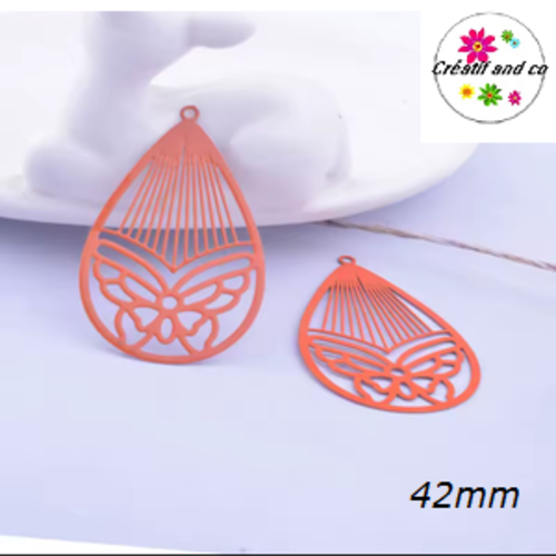 Breloque estampe papillon dans goutte orange 42mm