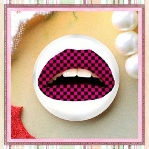 Cabochon motif lips 20mm