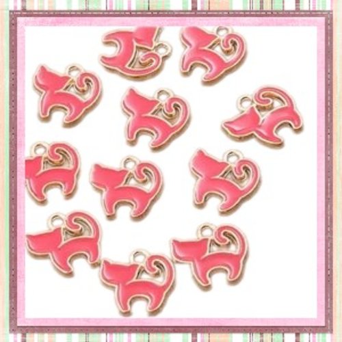 Breloque petit chat rose bonbon émail 13mm