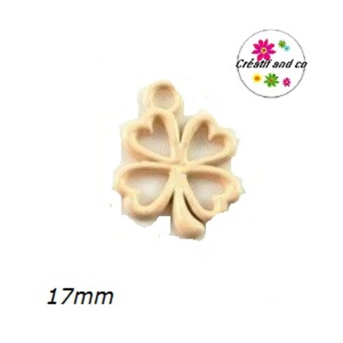Breloque trèfle crème émaillé 17mm
