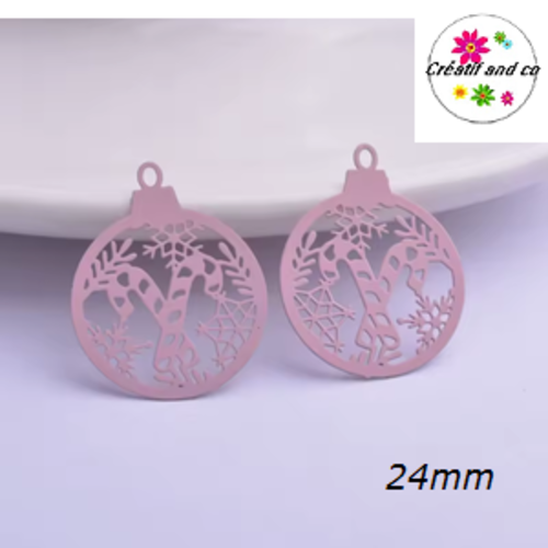 Breloque estampe boule de nöel et ses bâtons de sucre d'orge rose  24mm