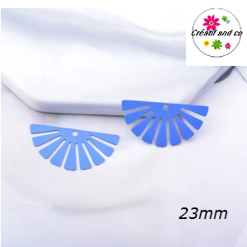 Breloque estampe éventail bleu foncé  23mm