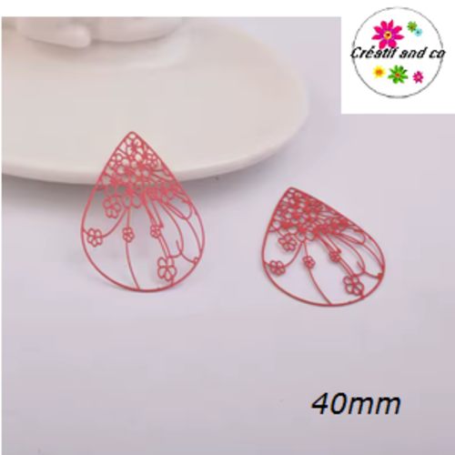 Breloque estampe motif fleur dans goutte rouge 40mm