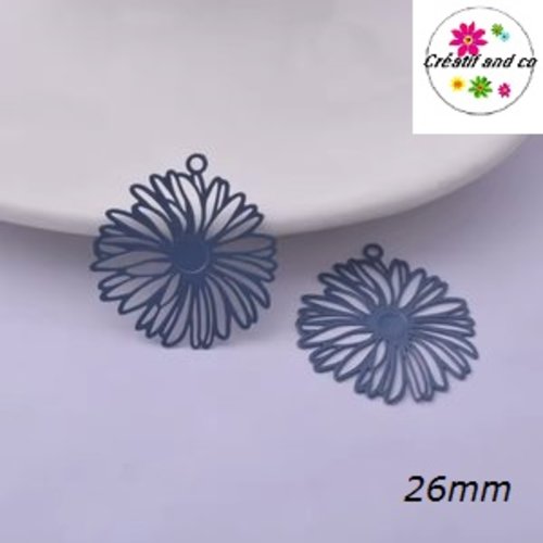 Breloque estampe fleur grise 26mm