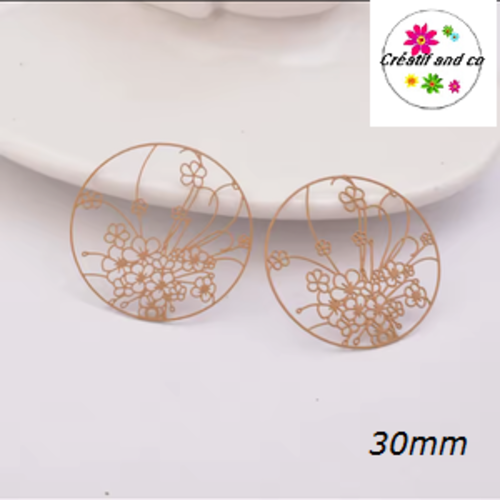 Breloque estampe fleur marron clair dans cercle 30mm