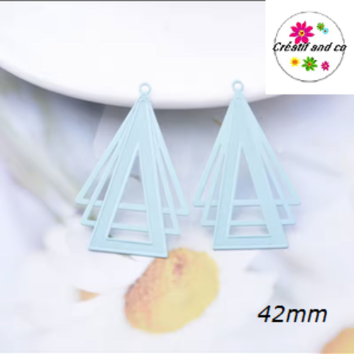 Breloque estampe trio de triangle bleu clair 42mm