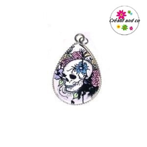 Pendentif cabochon goutte tête de mort